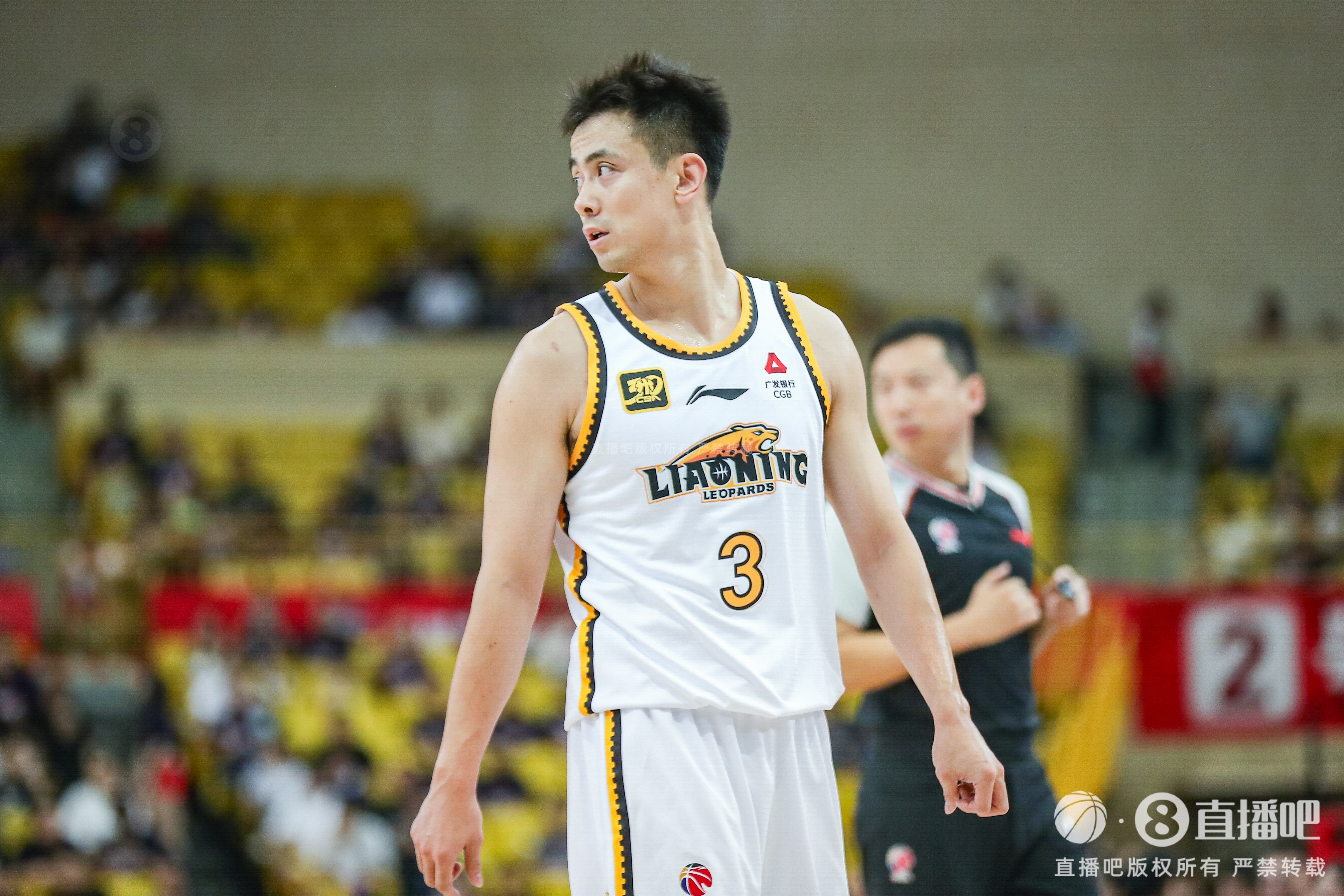  助攻数升至历史第二！赵继伟本场送11助 15中4拿到10分2板3断